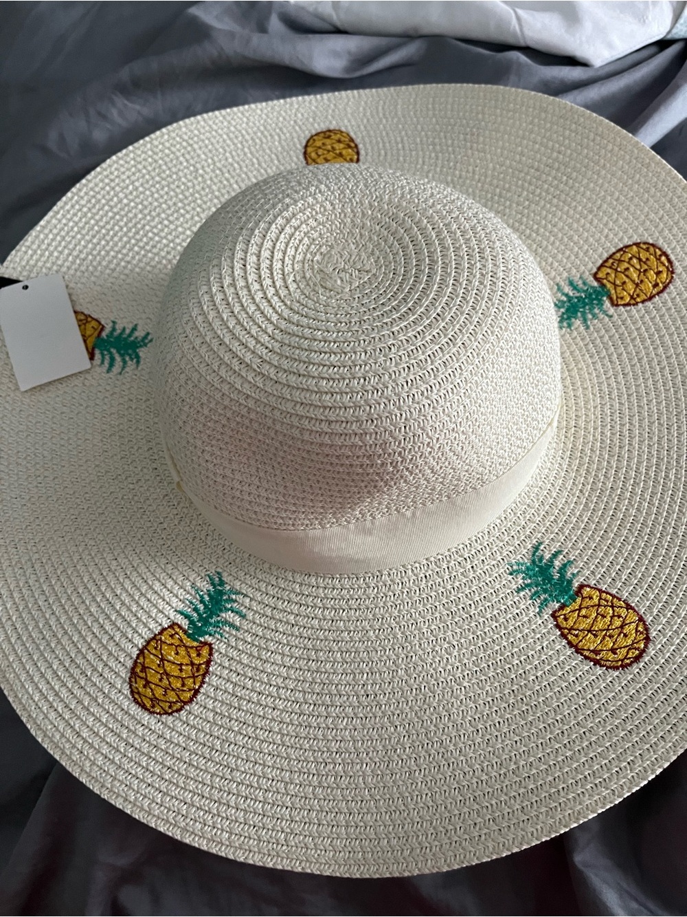 Woman’s  Pineapple Embroidered Sun Hat - Cream